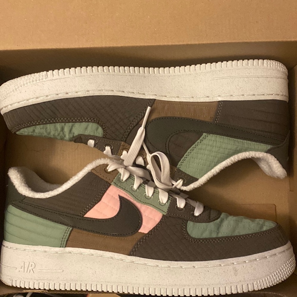 Nike Air Force One’s 07’ LX NN